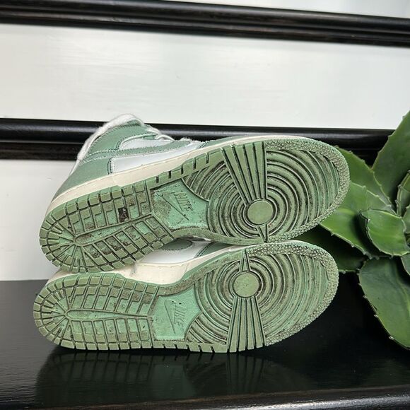 Nike Dunk High Green White Women’s Sneakers Size 7 Streetwear Casual Shoes - Picture 5 of 7